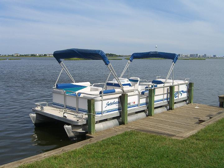 Pontoon Boat July 2007 002.JPG